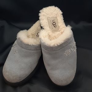 Cozy Girls UGG Gray Suede Mule Shoes
